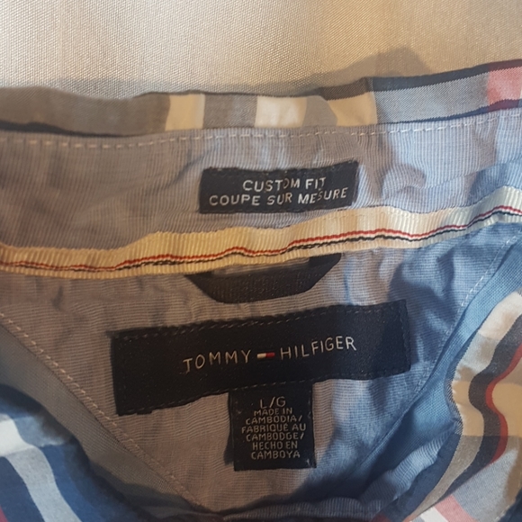 Tommy Hilfiger - Picture 2 of 5